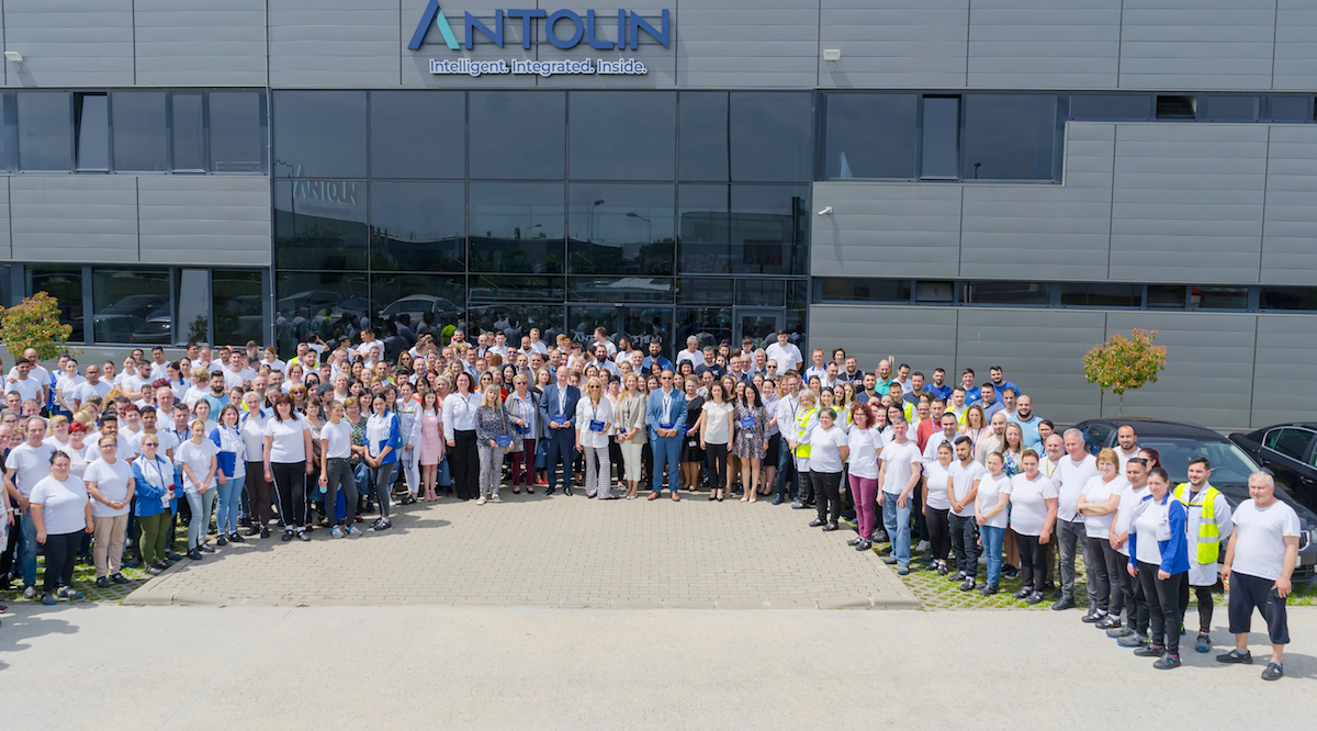 Antolin Sibiu a împlinit 15 ani de activitate și și-a premiat angajații: „Vom continua împreună la fel ca până acum, ca o familie”
