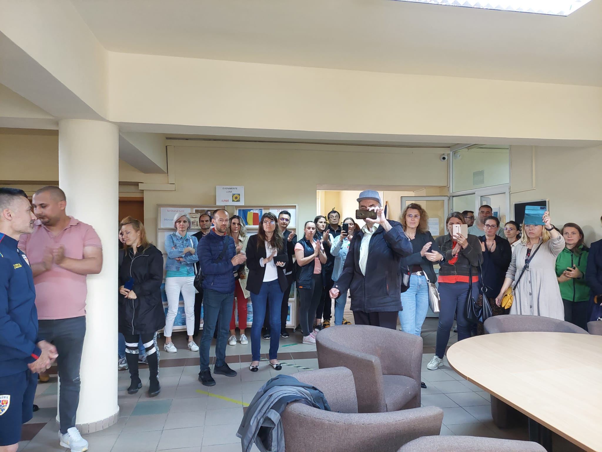 Profesorii sibieni nu recunosc suspendarea grevei. Reacții dure la adresa liderilor de sindicat: „Nu am fost consultați. Au vrut să liniștească Guvernul”