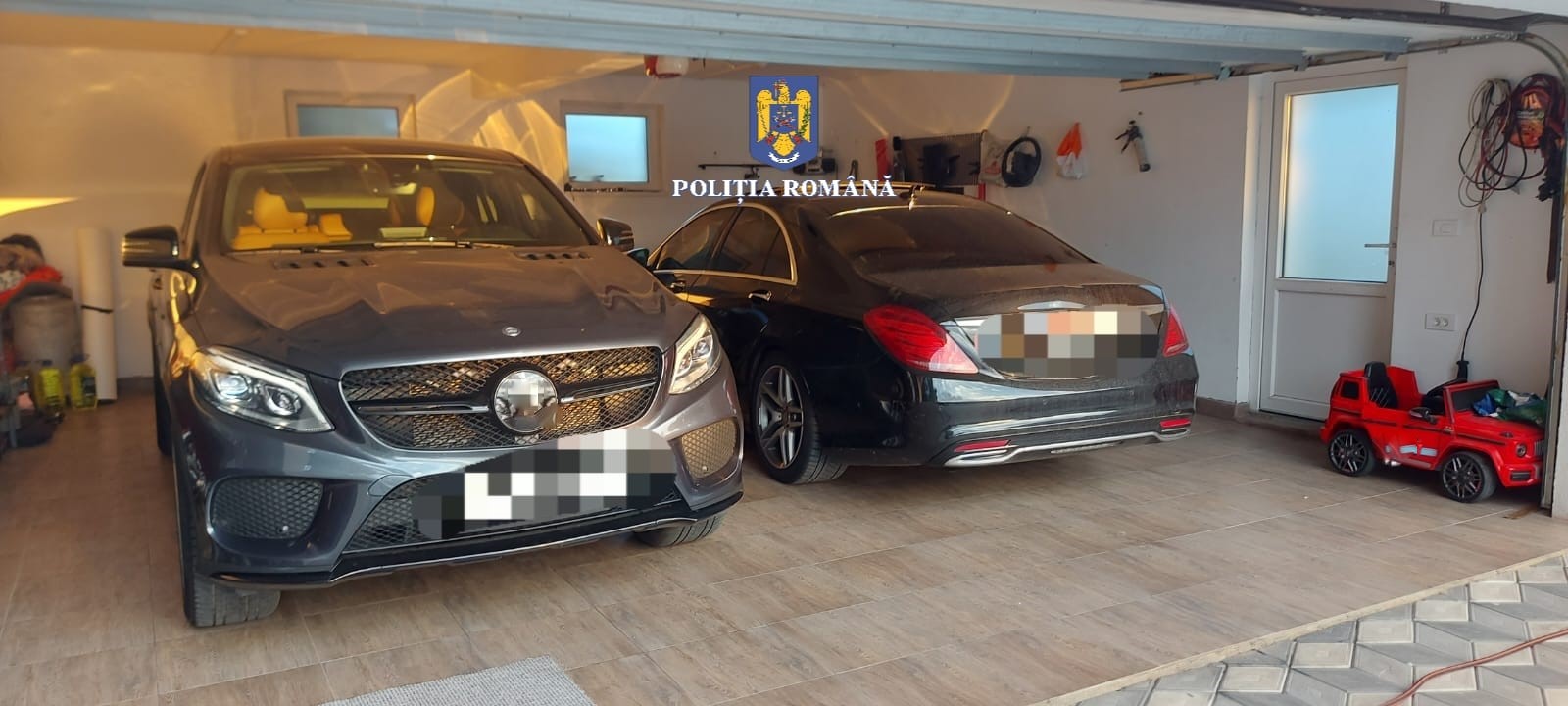 Percheziții Poliția Sibiu: 18 mașini de lux închiriate din străinătate și vândute în țară, prejudiciu de 1.800.000 de lei