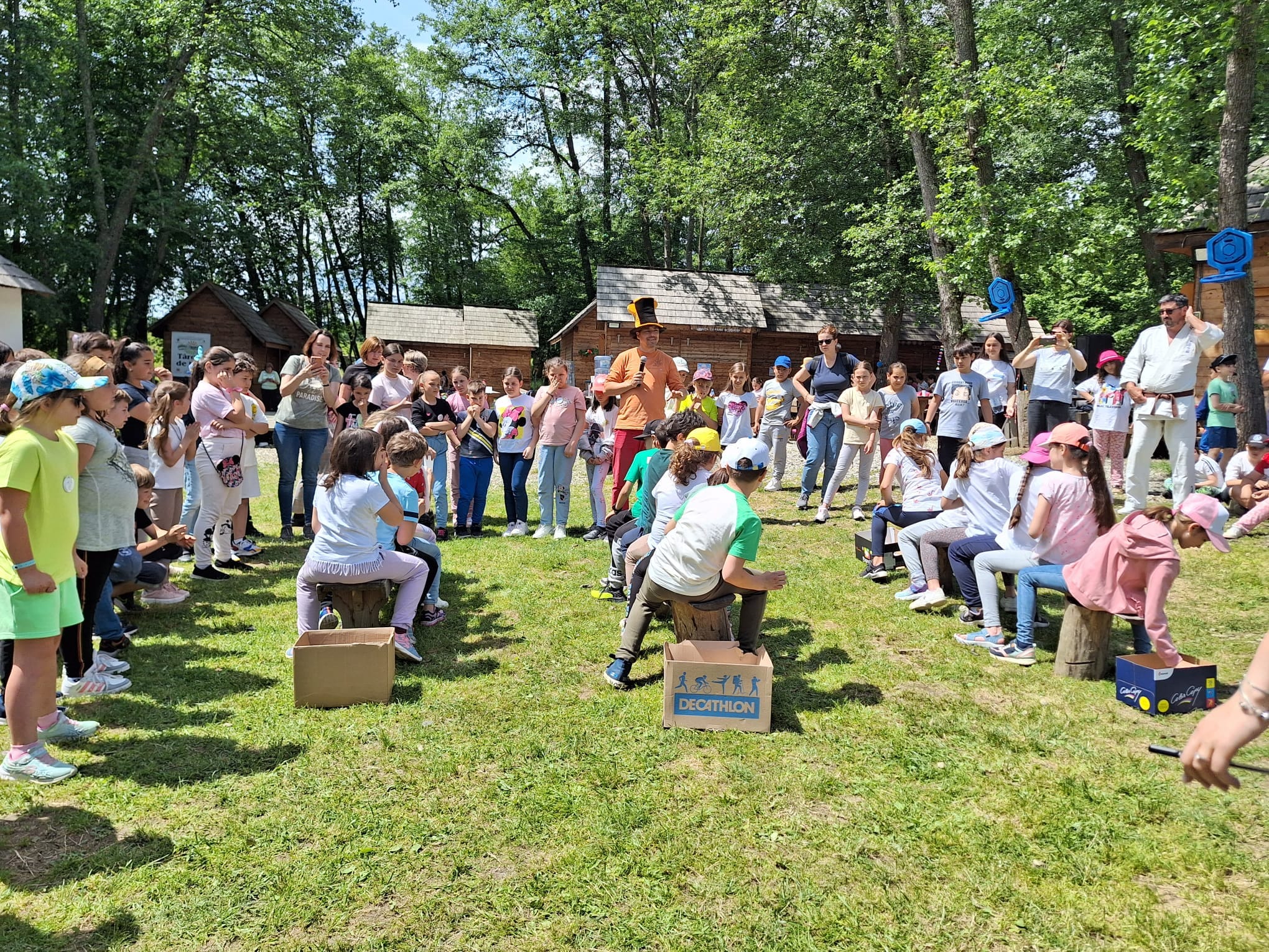 Peste 700 de elevi din județul Sibiu s-au bucurat de activitățile proiectului „Caravana prieteniei”. „Le-am creat amintiri pentru toată viața”