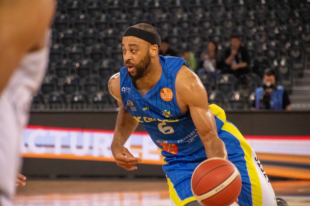 Monyea Pratt și-a prelungit contractul cu CSU Sibiu. Horațiu Floca: ”Un jucator complet și experimentat, care a adus mereu plus de valoare echipei noastre”