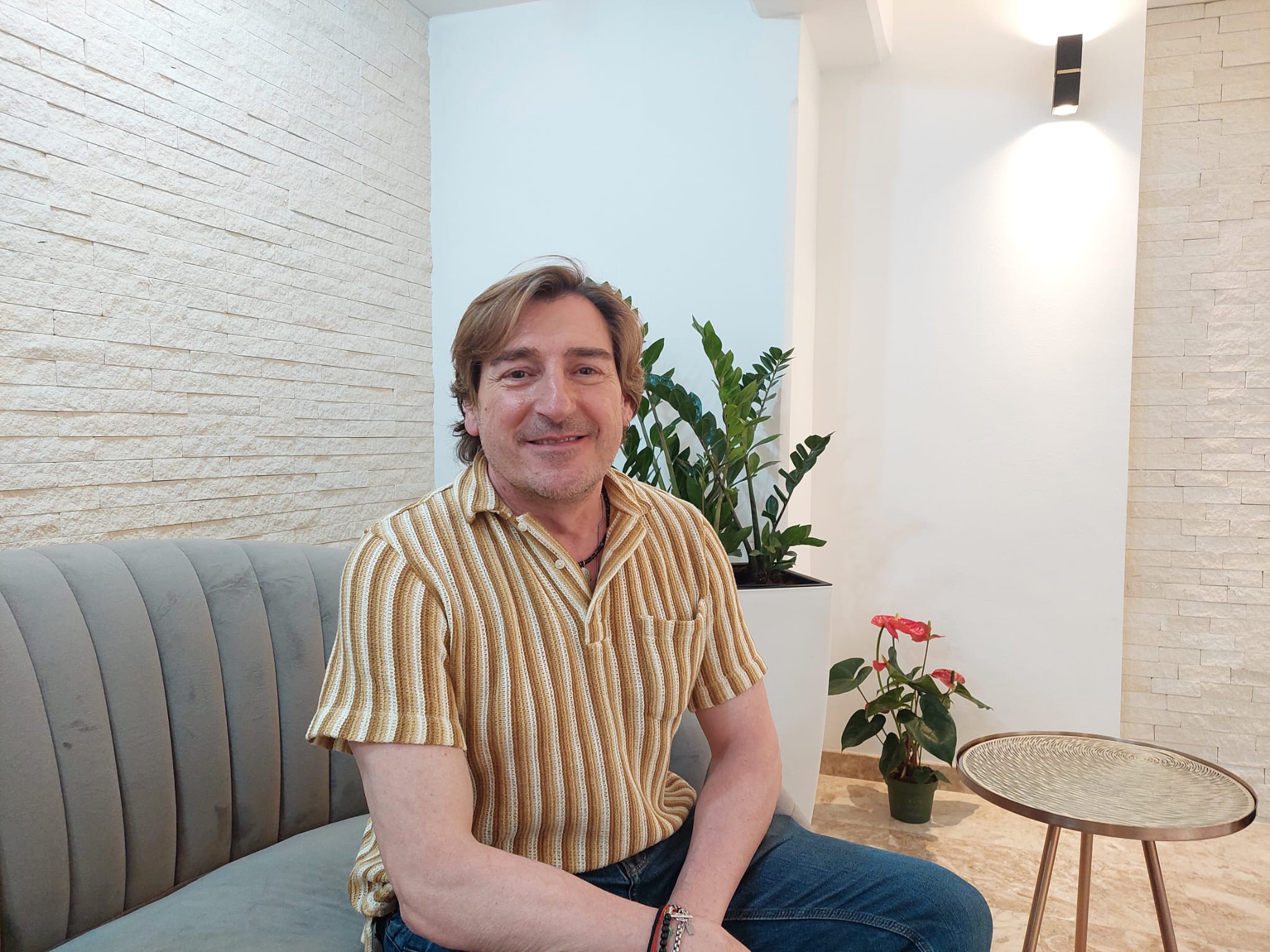 Toni Garcia, profesorul care a introdus limba română în școlile din Spania, a ajuns la Sibiu. „Este foarte important să le transmit copiilor plăcerea de a învăța”