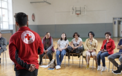 Crucea Roșie Sibiu are nevoie de donații pentru a-i învăța pe profesori cum să acorde primul ajutor