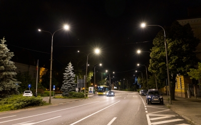 Lumină modernă pe străzile din Sibiu: peste 1000 de corpuri de iluminat public noi și eficiente se instalează în acest an