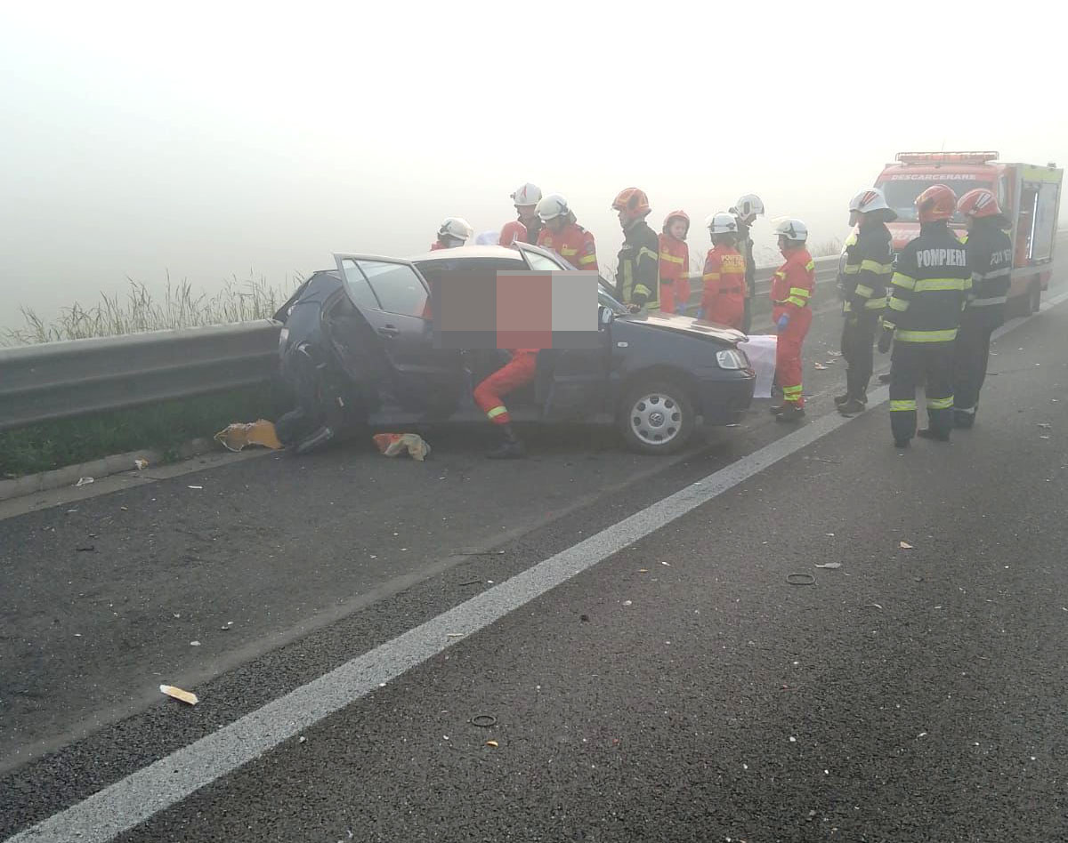 Cercetarea ulterioară în accidentul de luni de pe A1: mașina nu era oprită pe banda 1, ci se deplasa cu viteză redusă din cauza ceții dense