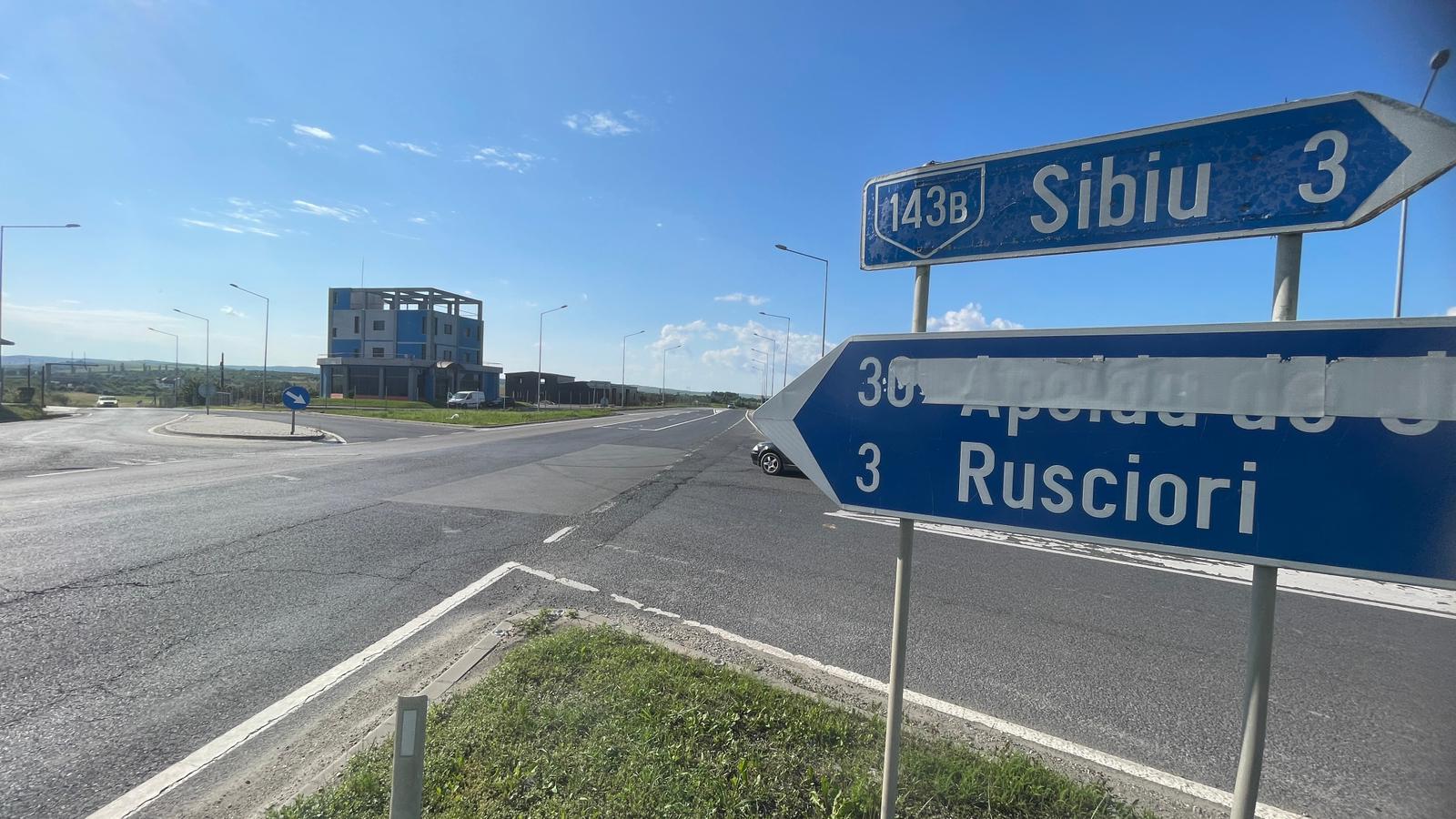 Trei companii au cerut oficial autorităților refacerea unei intersecții din Sibiu unde se petrec accidente, inclusiv mortale, și nimeni n-a luat nicio măsură