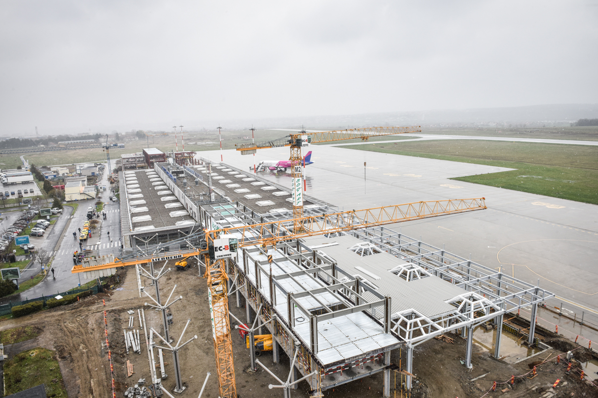 Aeroportul din Sibiu obține 64 de milioane de lei pentru două proiecte: punct de control pentru accesul în zonele de securitate și sistem de supraveghere video nou