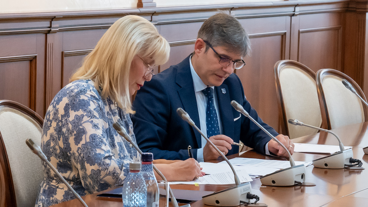 Studenții care fac Medicina la Sibiu vor putea colabora mai ușor cu Universitatea de Medicină din Cluj
