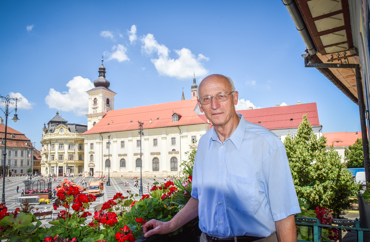 Profesorul de matematică Martin Bottesch: Avem nevoie de o educație umanistă foarte serioasă. La noi e lăsată deoparte și nu e bine asta