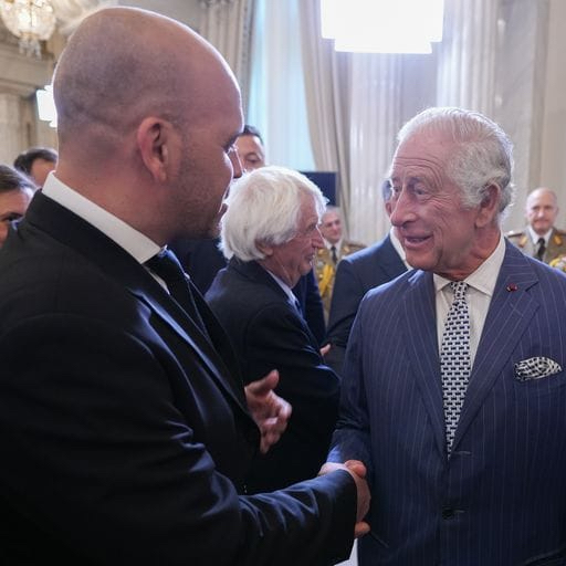 Reprezentanții Sibiului la întâlnirea cu Regele Charles al III-lea: Managerii culturali Constantin Chiriac și Cristian Lupeș
