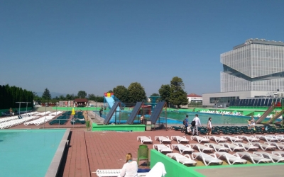 Copiii sub 14 ani au vineri intrare gratuită la ștrandul Aqua Fun