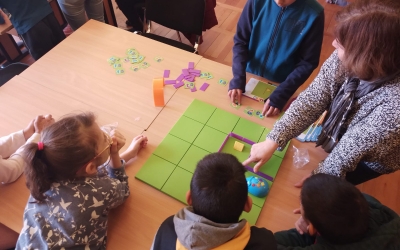 Copiii de la CSEI Nr.1 din Sibiu se bucură de un Club de robotică. „Au devenit mai conştienţi de potenţialul lor de învăţare”