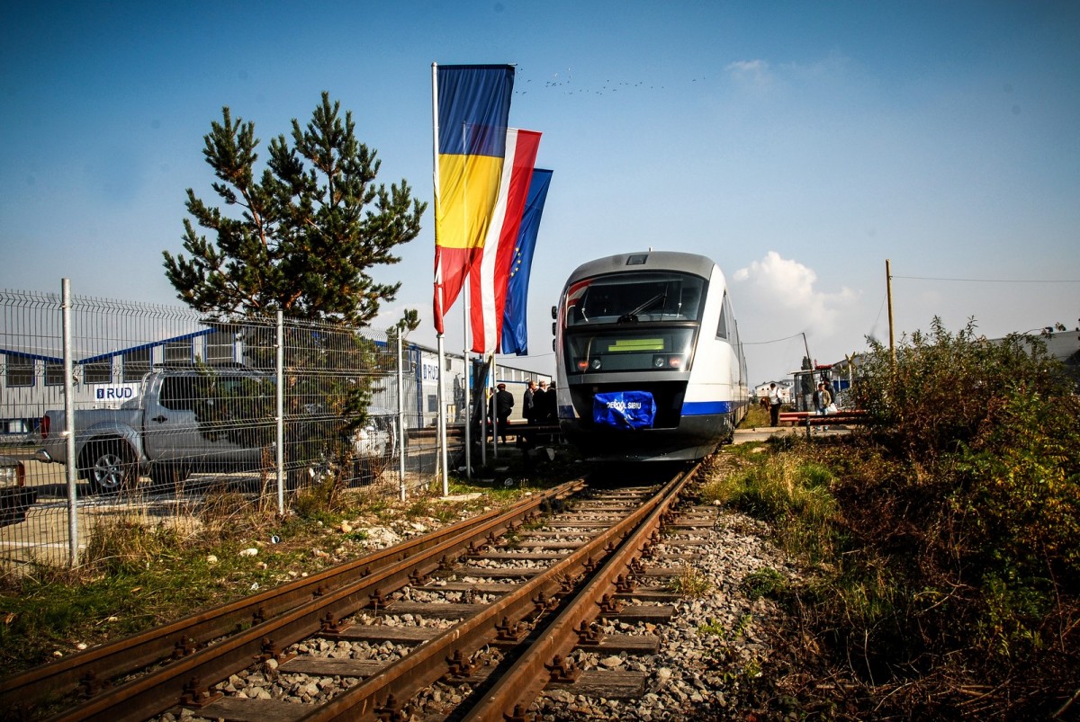 Maxim 150 de mil. de euro: proiectul trenului interurban Tilișca/Zona industrială vest – gara Sibiu – Șelimbăr așteaptă după o hârtie, spune Primăria