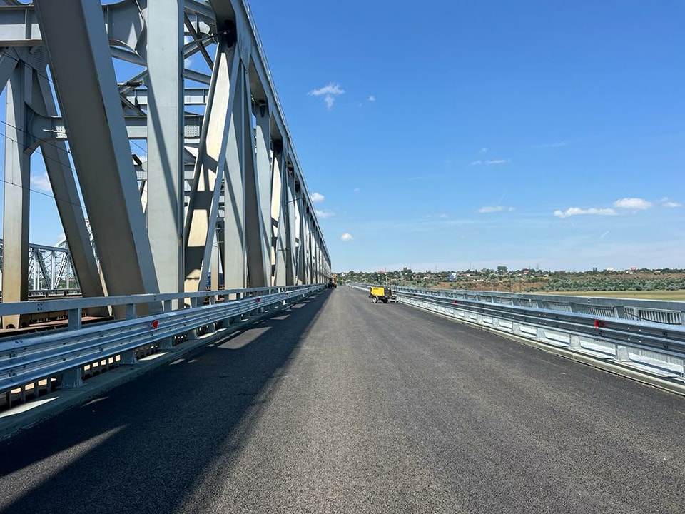 Achitarea tarifului pentru tranzitarea podurilor dunărene de la Feteşti - Cernavodă redevine obligatorie, începând de vineri