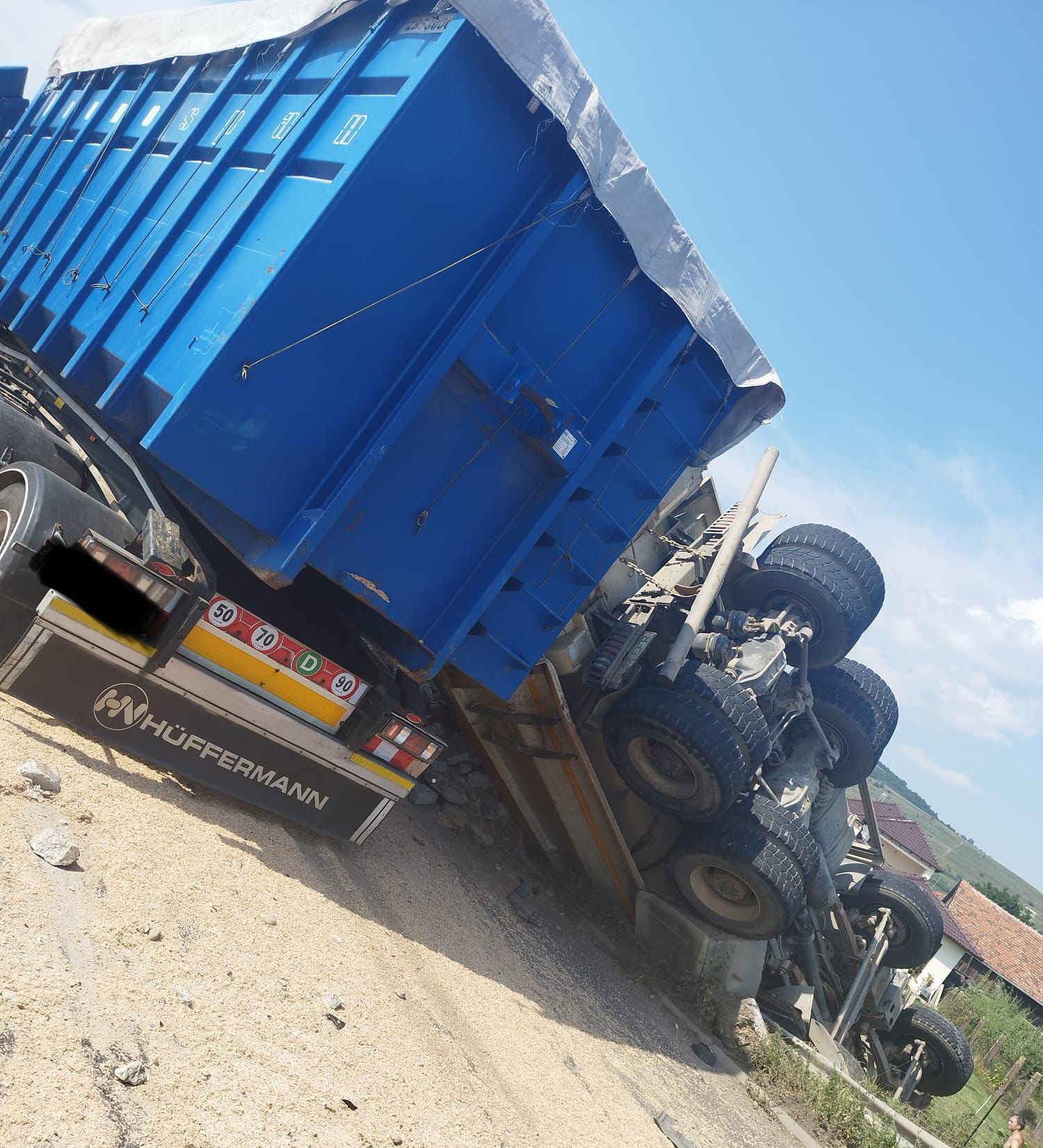 Accidentul cu două camioane de pe A1 s-a produs din cauza nepăstrării distanței de siguranță