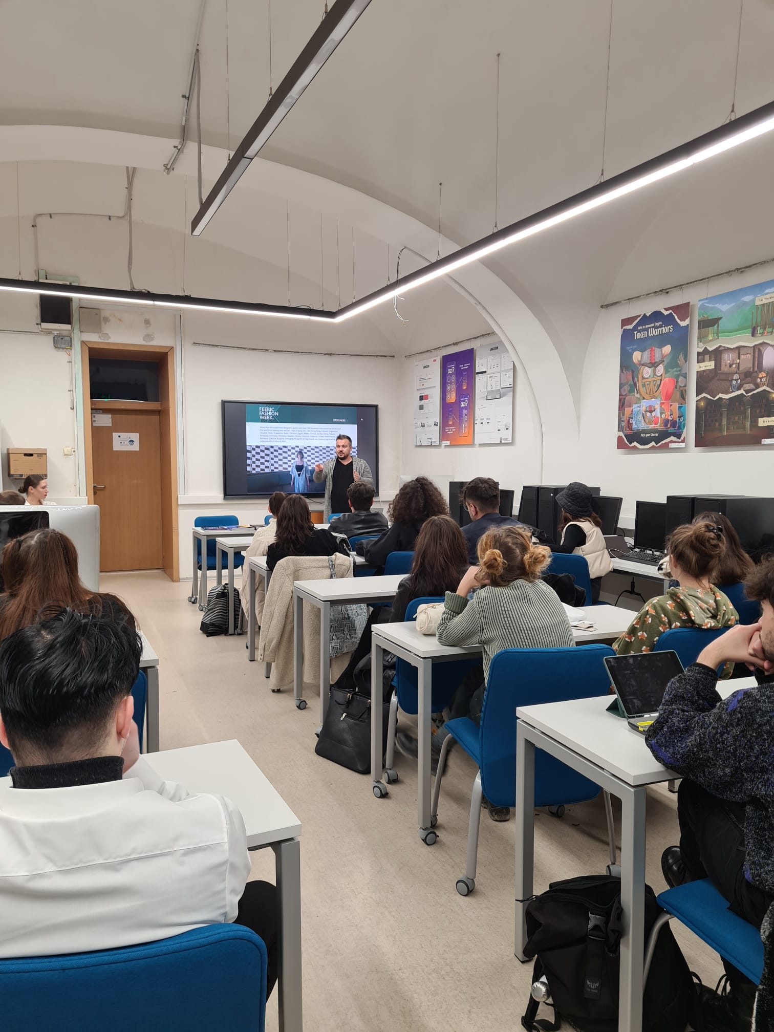 Workshop-uri pentru studenții și elevii care studiază arta, la Feeric Fashion Week