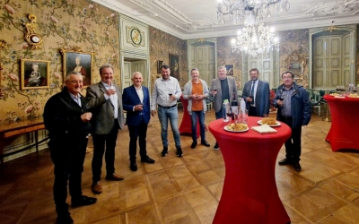 Nimeni n-a plătit: prefectul Sibiului a invitat oamenii de afaceri la un pahar în Muzeul Brukenthal. În apreciere pentru un eveniment discret