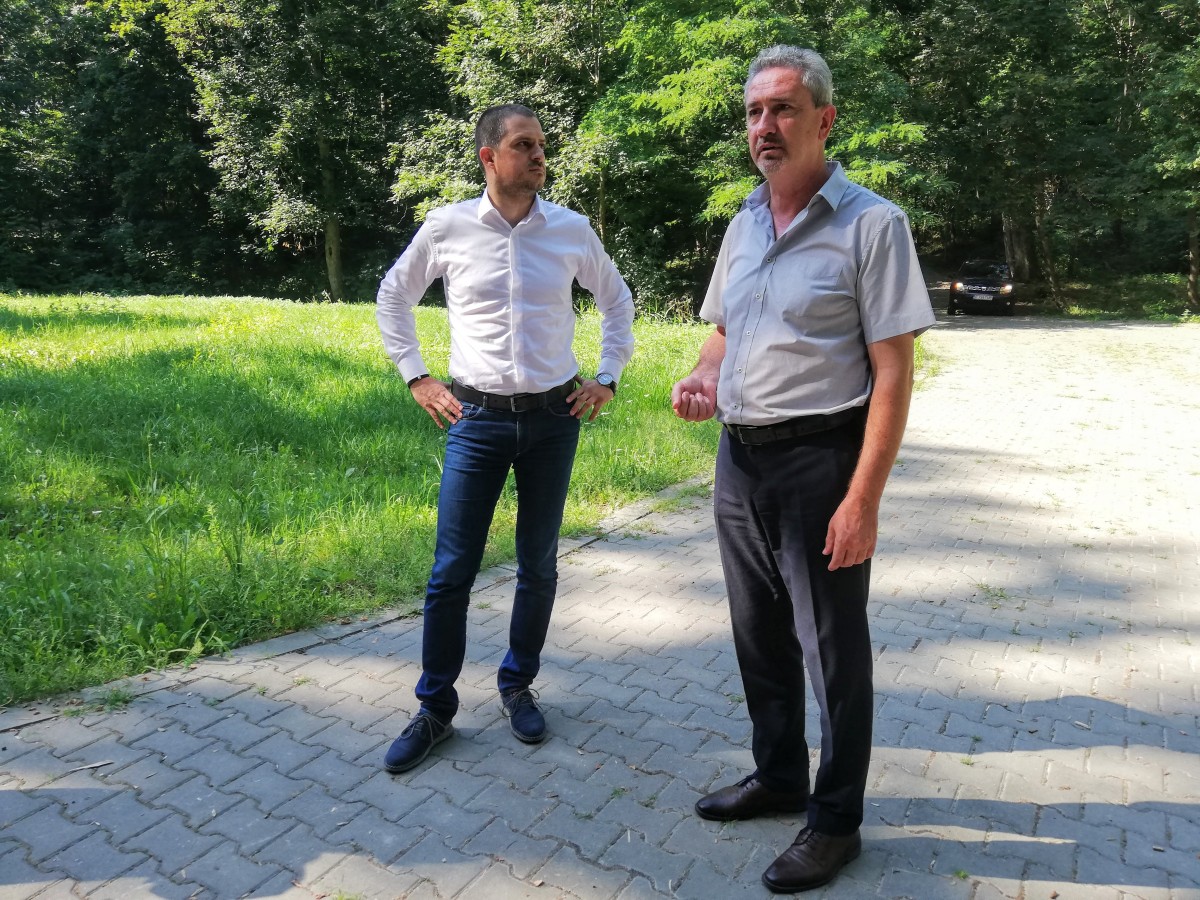 Campingul de la Ocna Sibiului îi repune în poziții adverse pe Trif și Predescu: a cui e vina pentru banii pierduți inițial