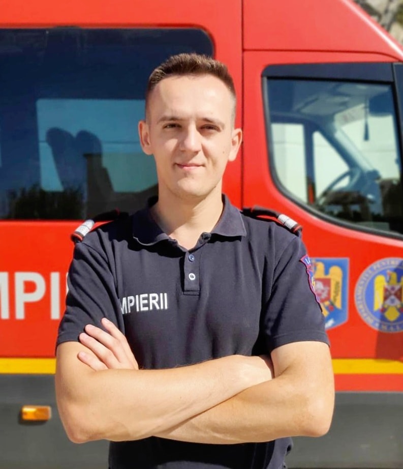 Plt. Marian Alexandru Budreală, pompier sibian în misiune în Grecia, a intervenit la un accident de mașină produs în Rodos