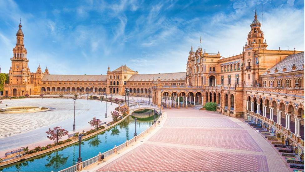 5 motive pentru a include Sevilla pe lista ta de călătorie: Soare, Tapas și Flamenco