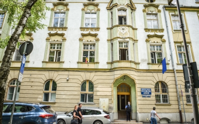 Concluziile DSP Sibiu în urma anchetei copiilor bolnavi din Avrig: ”O intoxicație alimentară de natură bacteriană”