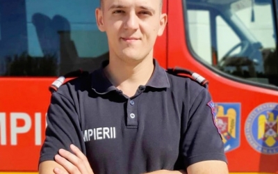 Plt. Marian Alexandru Budreală, pompier sibian în misiune în Grecia, a intervenit la un accident de mașină produs în Rodos