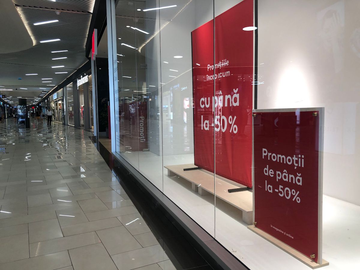 47 de lei pentru o ținută completă. Ce-ți poți cumpăra de la mall, la Sibiu, în perioada reducerilor