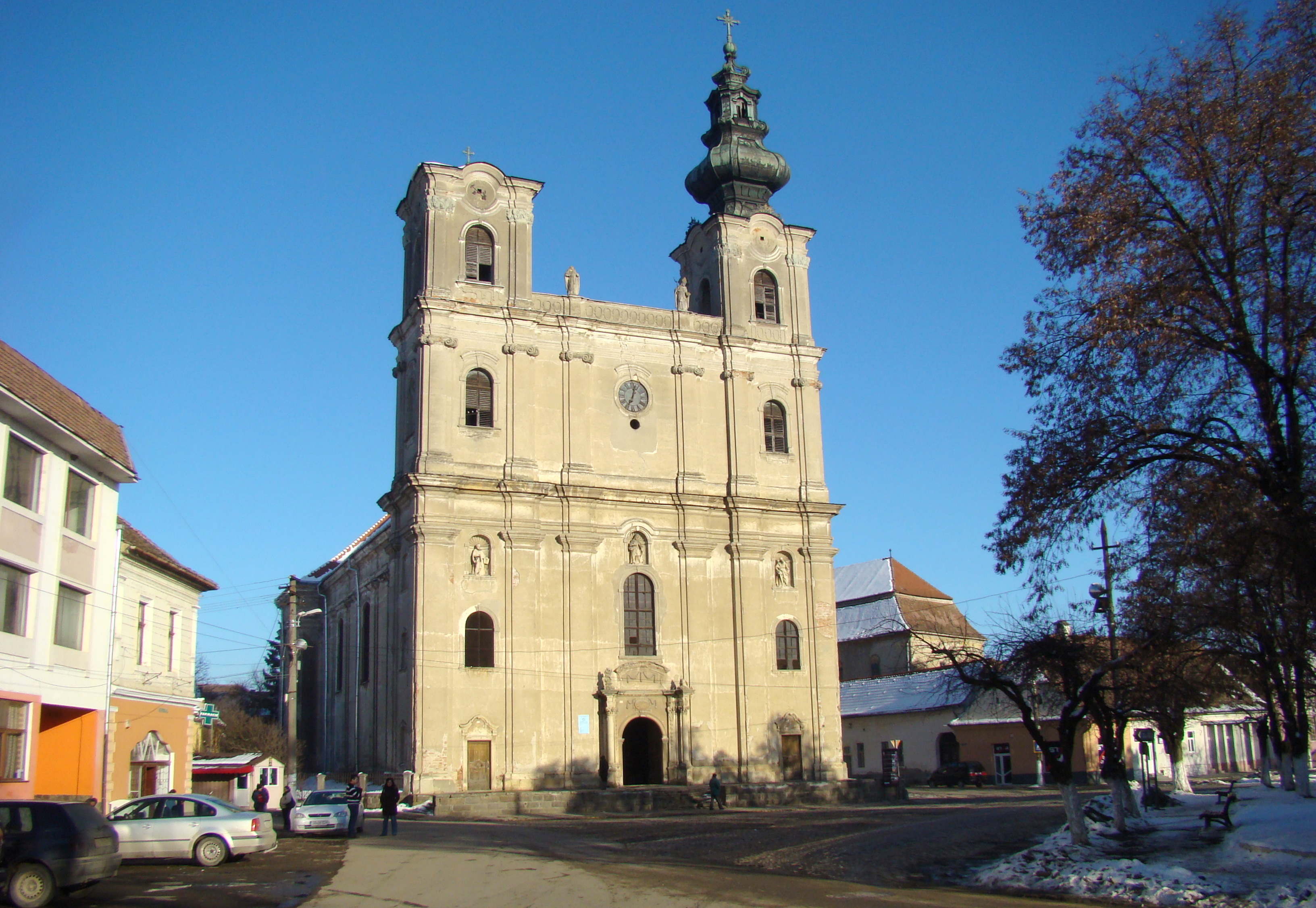 Unul dintre cele mai importante monumente de arhitectură barocă din zona de sud a Transilvaniei, în reabilitare: Pe lângă arhitectură, conține și multe capodopere
