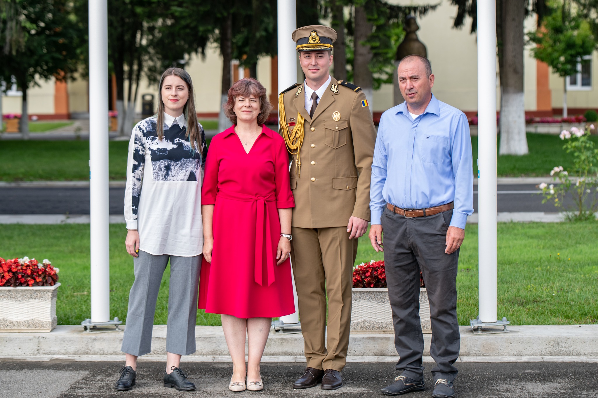 Bogdan Daniliuc, absolvent al Academiei Militare West Point, a fost avansat în grad la Sibiu. A fost repartizat la Agenţa Spaţială şi de Radiocomunicaţii