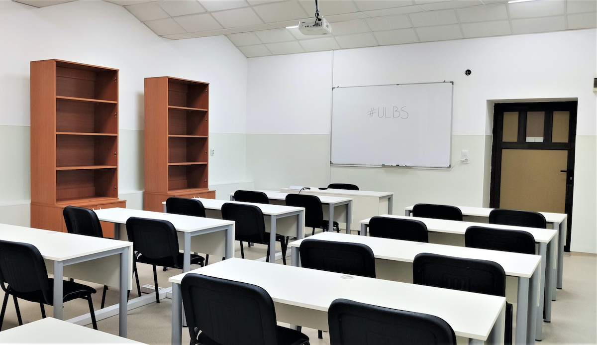Conducerea ULBS le promite laptopuri elevilor cu 10 la bacalaureat dacă se vor înscrie la universitatea sibiană