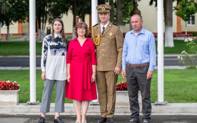 Bogdan Daniliuc, absolvent al Academiei Militare West Point, a fost avansat în grad la Sibiu. A fost repartizat la Agenţa Spaţială şi de Radiocomunicaţii