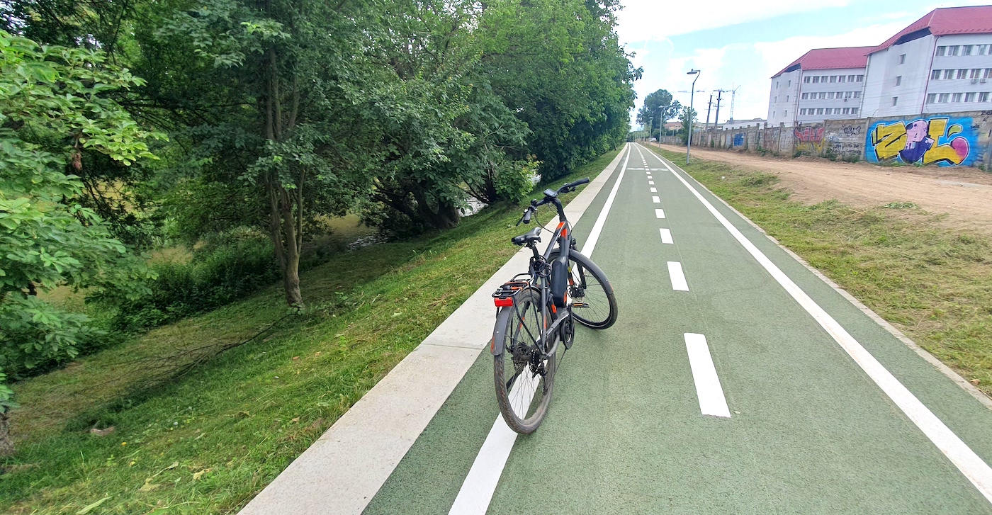 VIDEO Vinerea aceasta va fi inaugurat cel mai mare proiect de infrastructură pentru biciclete realizat la Sibiu: pistele de pe malul Cibinului