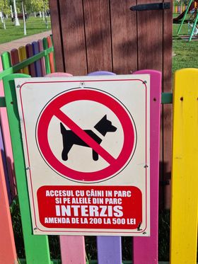 Femeie din Cisnădie nemulțumită că nu are voie cu câinele în parc: L-am întrebat personal pe dl. Huja, răspunsul lui a fost ca nu e hotărârea lui, că Prefectura Sibiu a decis
