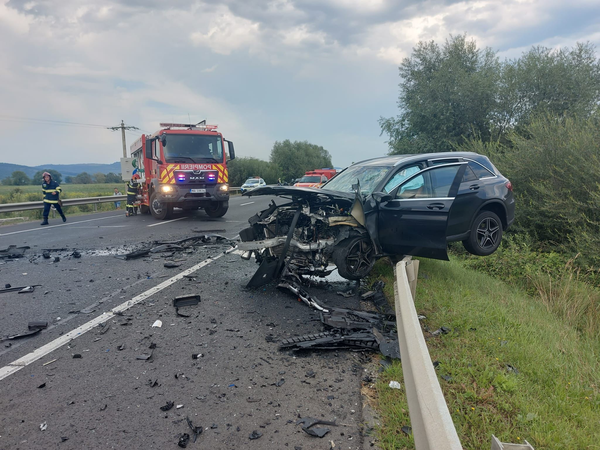 Accident grav pe centura Avrigului din cauza unei depășiri neregulamentare. Un tânăr de 19 ani a murit, alte trei persoane sunt rănite