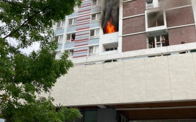 Incendiu la un hotel din Băile Felix. 14 persoane au avut nevoie de îngrijiri medicale, peste 500 de turiști evacuați