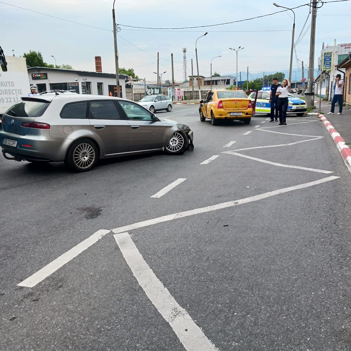 Accident pe strada Autogării. Un șofer de 72 de ani, transportat la spital