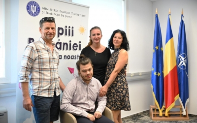 Carol, tânărul cu dizabilităţi care a terminat Dreptul de la Sibiu cu 10, a fost angajat la ministerul Familiei. „A impresionat o țară întreagă”