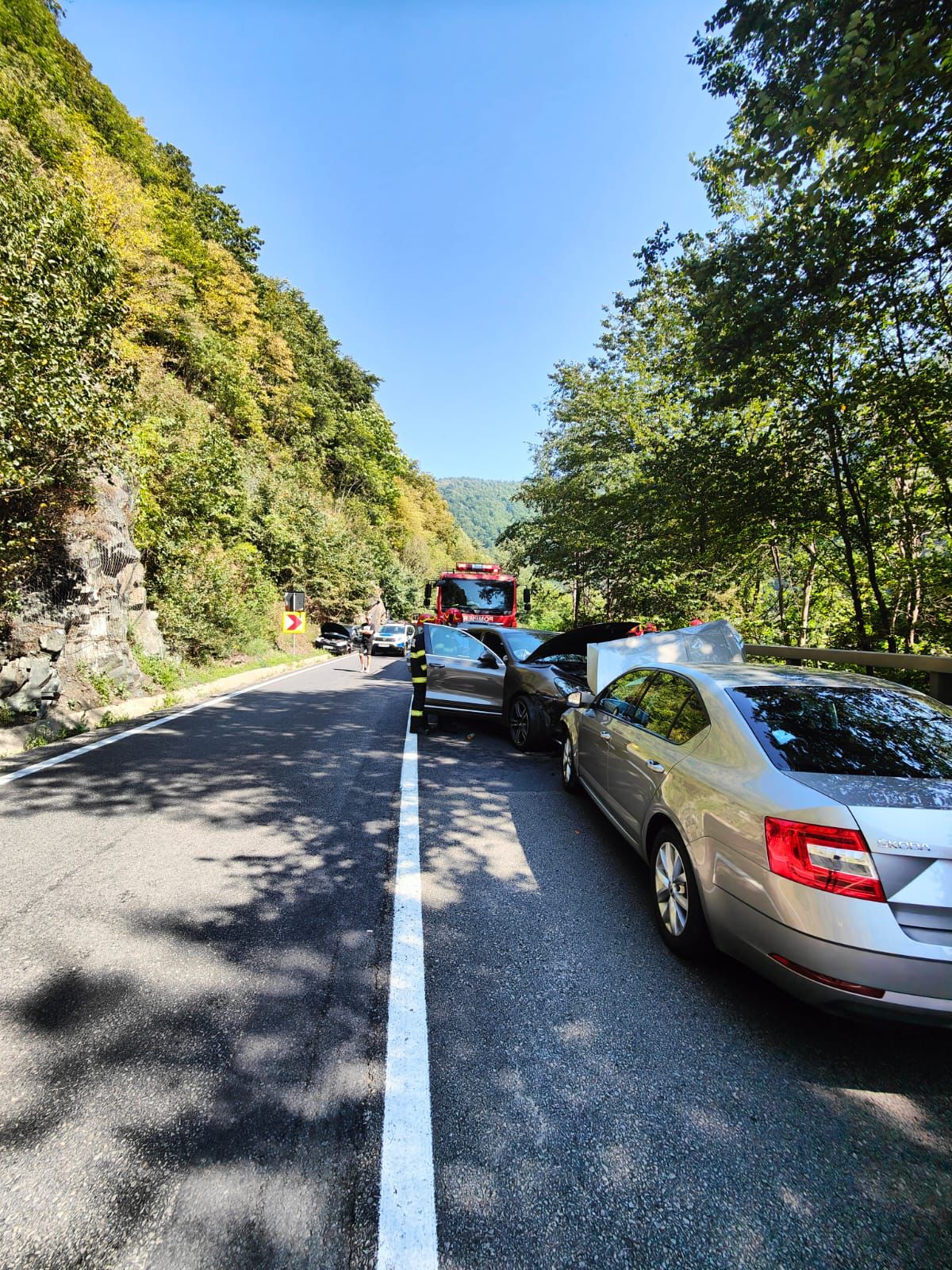 Trafic blocat total pe DN7: accident cu cinci mașini la limita cu județul Vâlcea