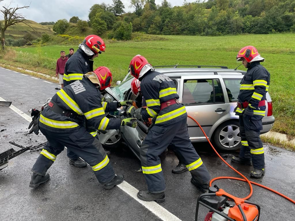 Un șofer fără permis a murit în jud. Sibiu după ce a provocat un grav accident