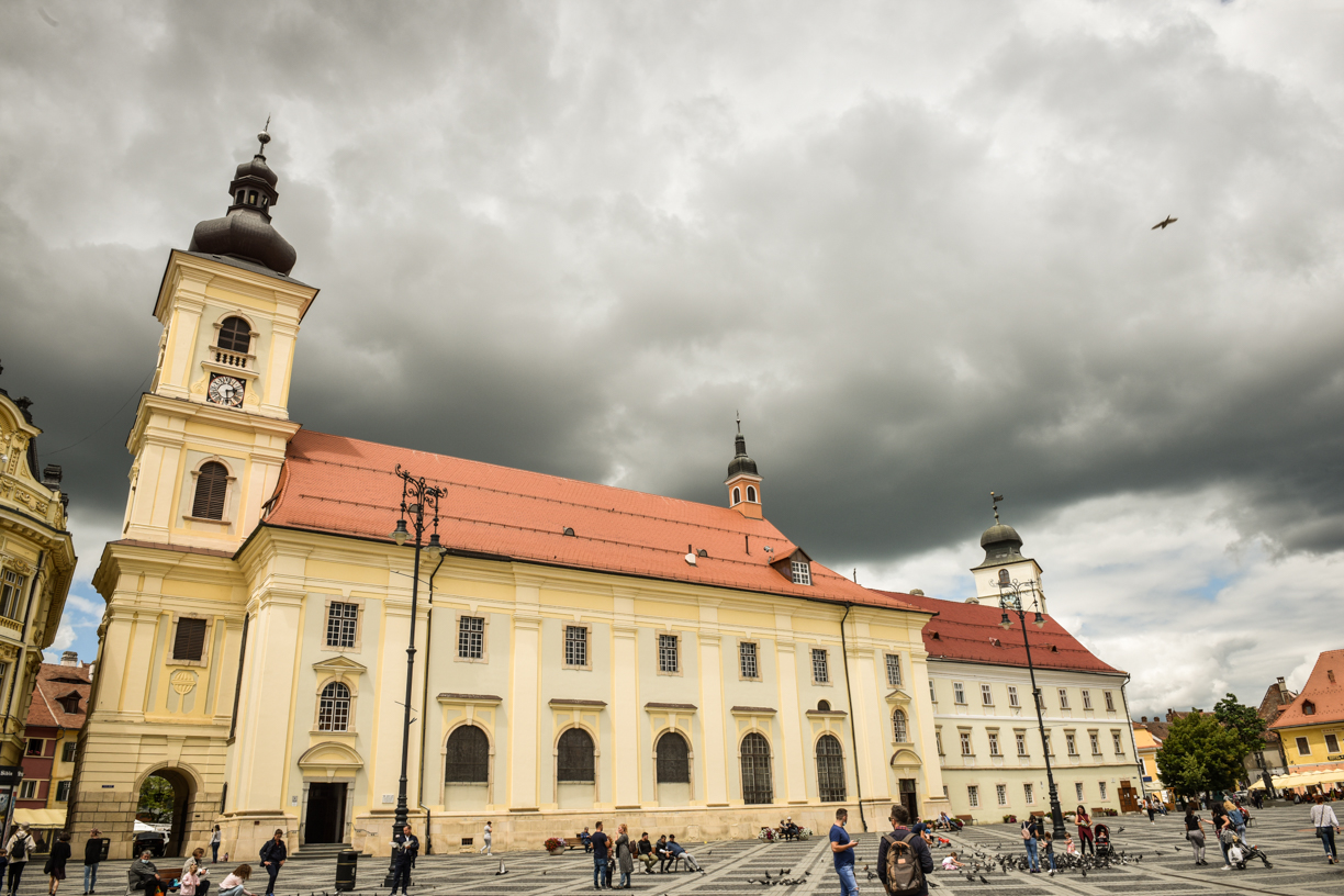 Avertizare nowcasting: Zece localități din jud. Sibiu sub cod portocaliu de averse torențiale și grindină