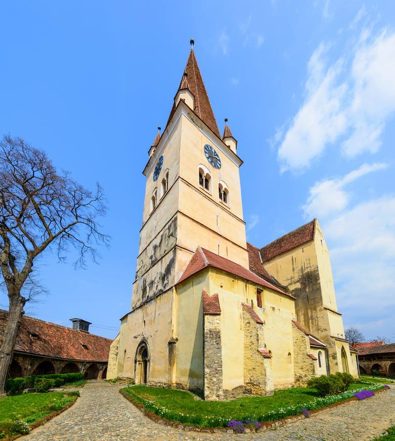 După patru ani de lucrări, Biserica Evanghelică „Sfânta Walburga” din Cisnădie va fi resfințită și redeschisă în acest weekend