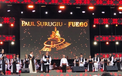Fuego a cântat pe scena din Piața Mare celebra melodie „Duru Duru”. „Am fost primit cu mare căldură, vă mărturisesc că sunt emoționat, curg apele pe mine”