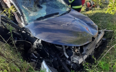 Actualizare: Trei adulți și un minor au ajuns la spital în urma accidentului grav de pe DN 14, aproape de Șeica Mare. Traficul a fost reluat