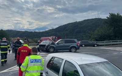 Accident în lanț la Tălmaciu, trei mașini implicate