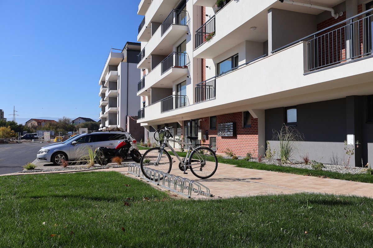 A Key and a Tree: Ai cumpărat un apartament la Green Hill® Sibiu? Plantează un copac și lasă rădăcini în comunitatea noastră