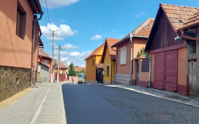 Toamna aceasta se va finaliza modernizarea străzilor din localitatea Axente Sever