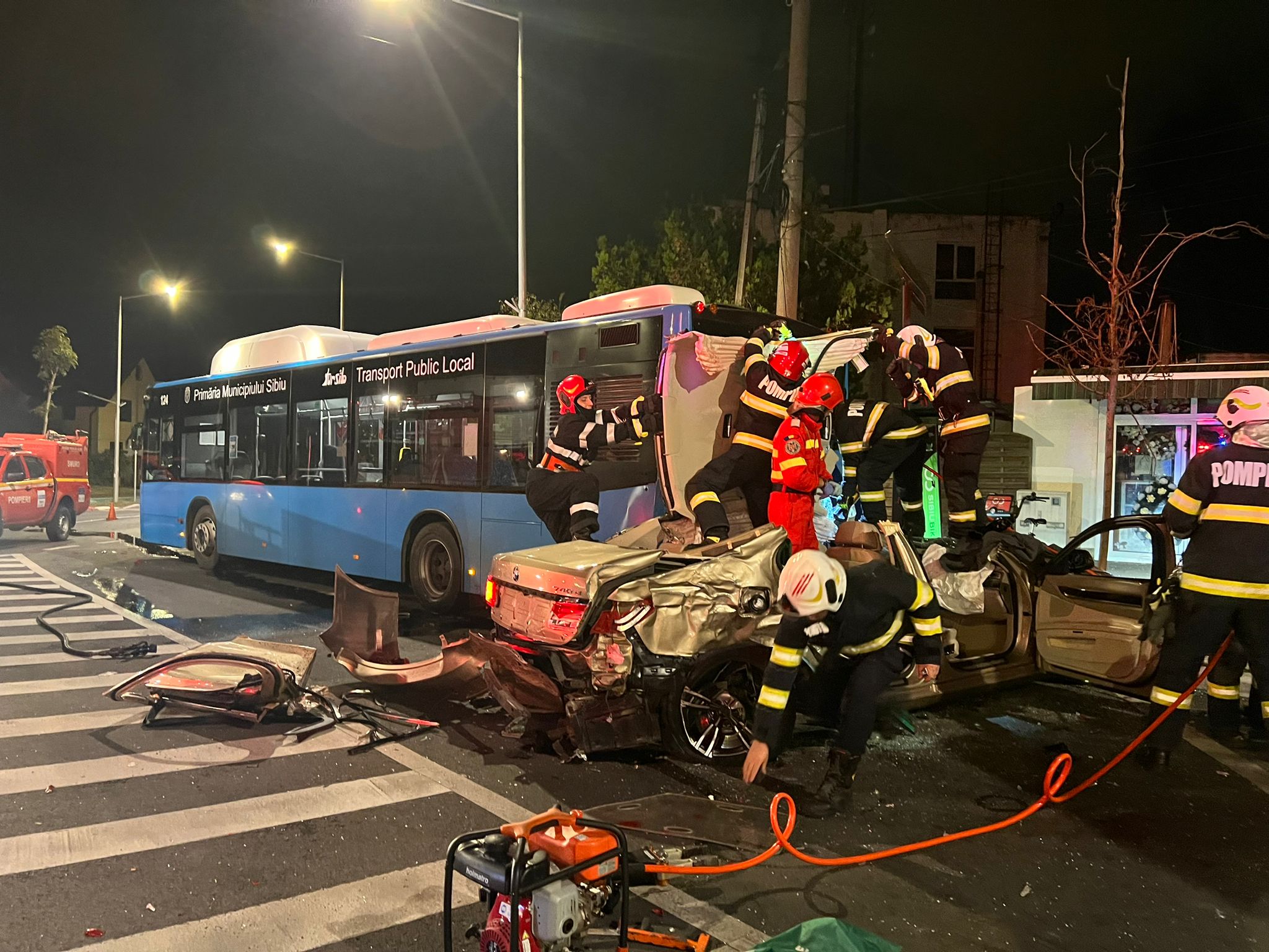 Tânăra de 19 ani rănită în accidentul de pe Calea Dumbrăvii va fi externată mâine. Șoferul rămâne internat pe ATI