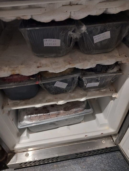 Carne expirată și mizerie în restaurantele din centrul Sibiului: Lista completă a localurilor închise de Protecția Consumatorului