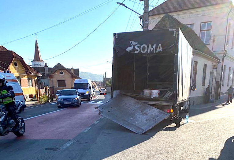 Mașină SOMA condusă regulamentar, implicată într-un accident la Cristian