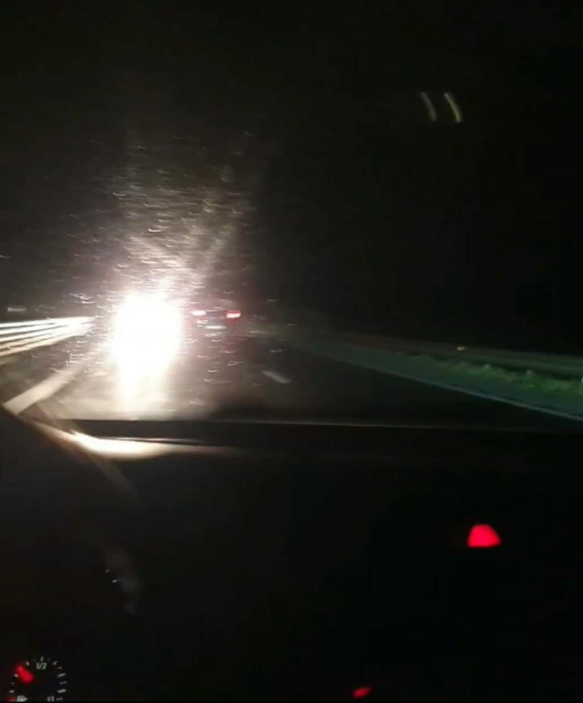 Polițiștii sibieni caută un șofer filmat pe contrasens pe autostradă, la marginea Sibiului
